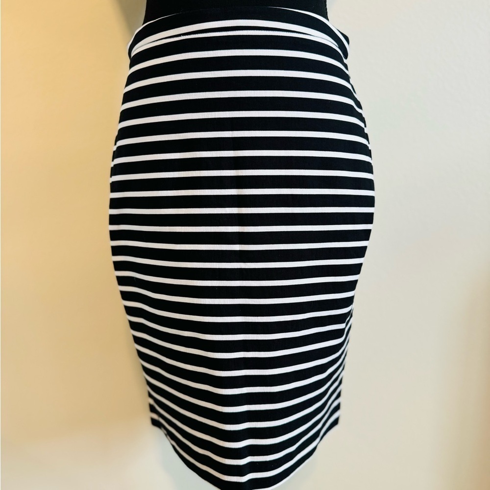 Women’s White House| Black Market Retro Striped Body-con Pencil Skirt Size 2 NWT